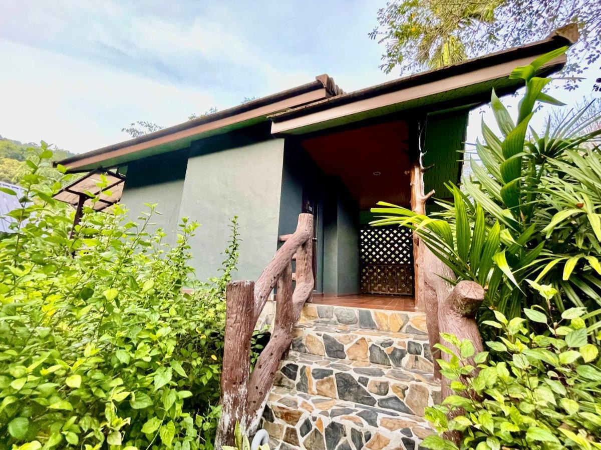 Khao Sok Green Valley Resort - Sha Certified Khao Sok National Park Bagian luar foto