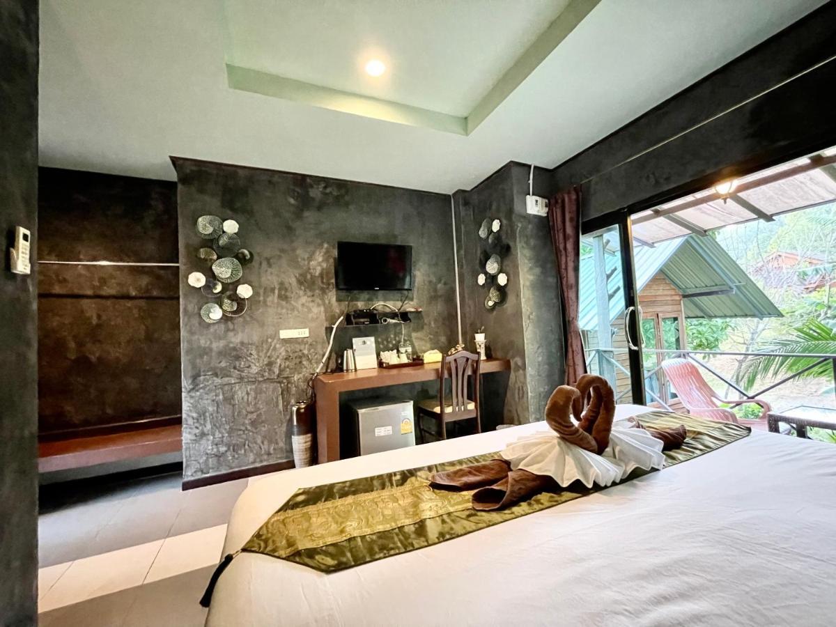 Khao Sok Green Valley Resort - Sha Certified Khao Sok National Park Bagian luar foto