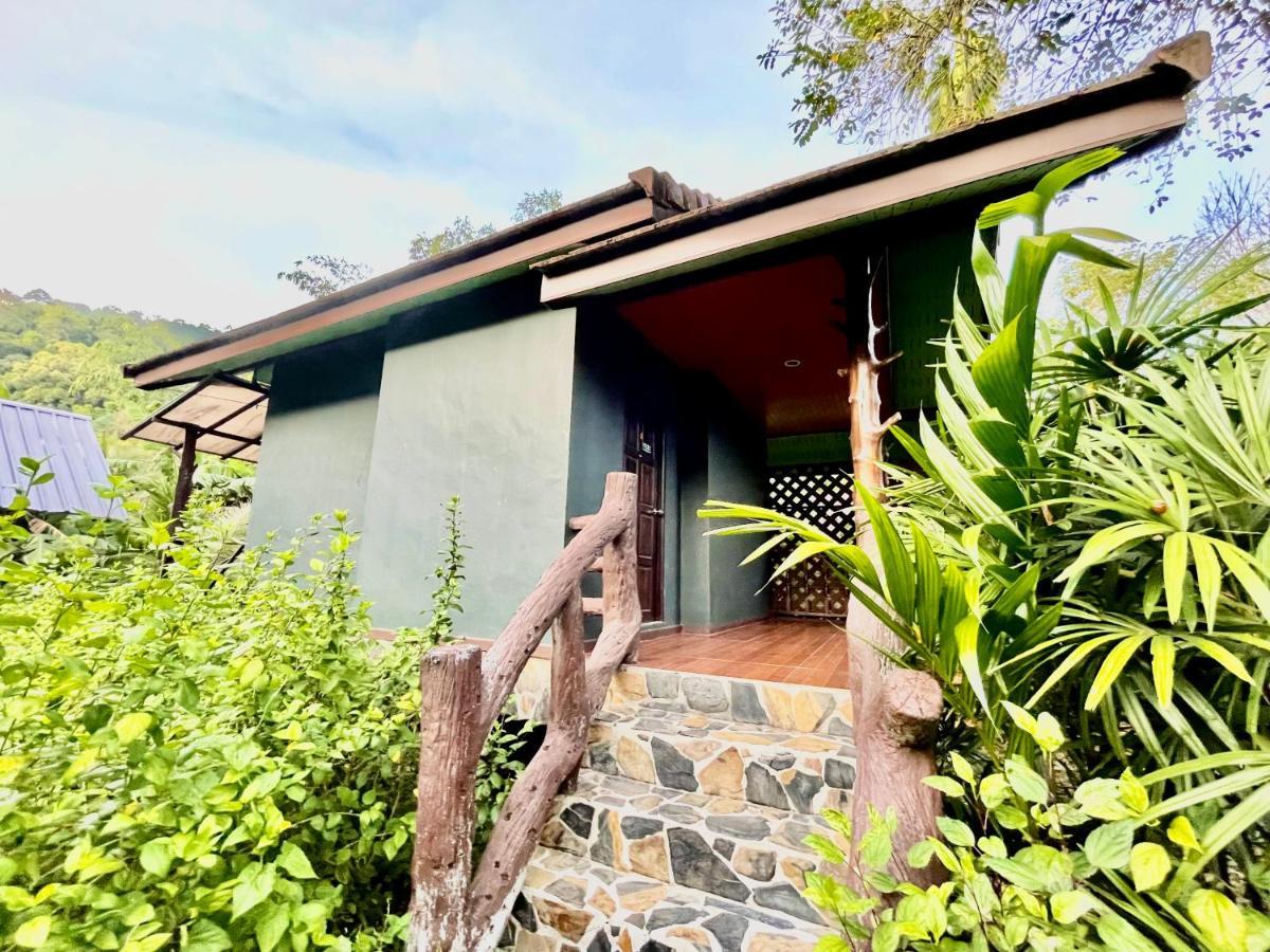 Khao Sok Green Valley Resort - Sha Certified Khao Sok National Park Bagian luar foto