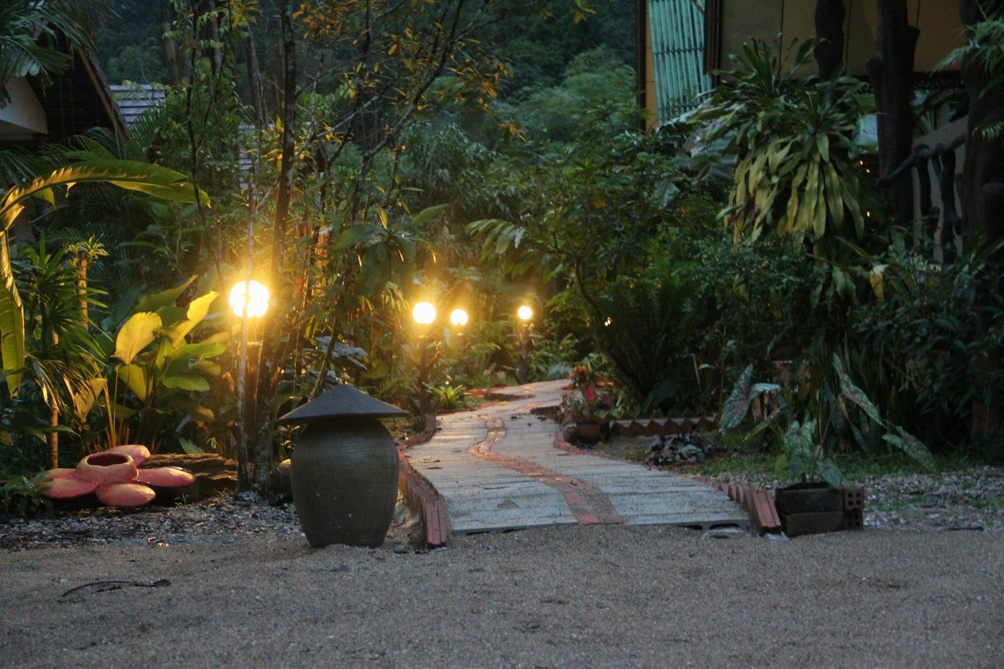 Khao Sok Green Valley Resort - Sha Certified Khao Sok National Park Bagian luar foto